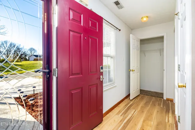 $269,900 | 2700 Glacier Way, Knoxville, TN 37924