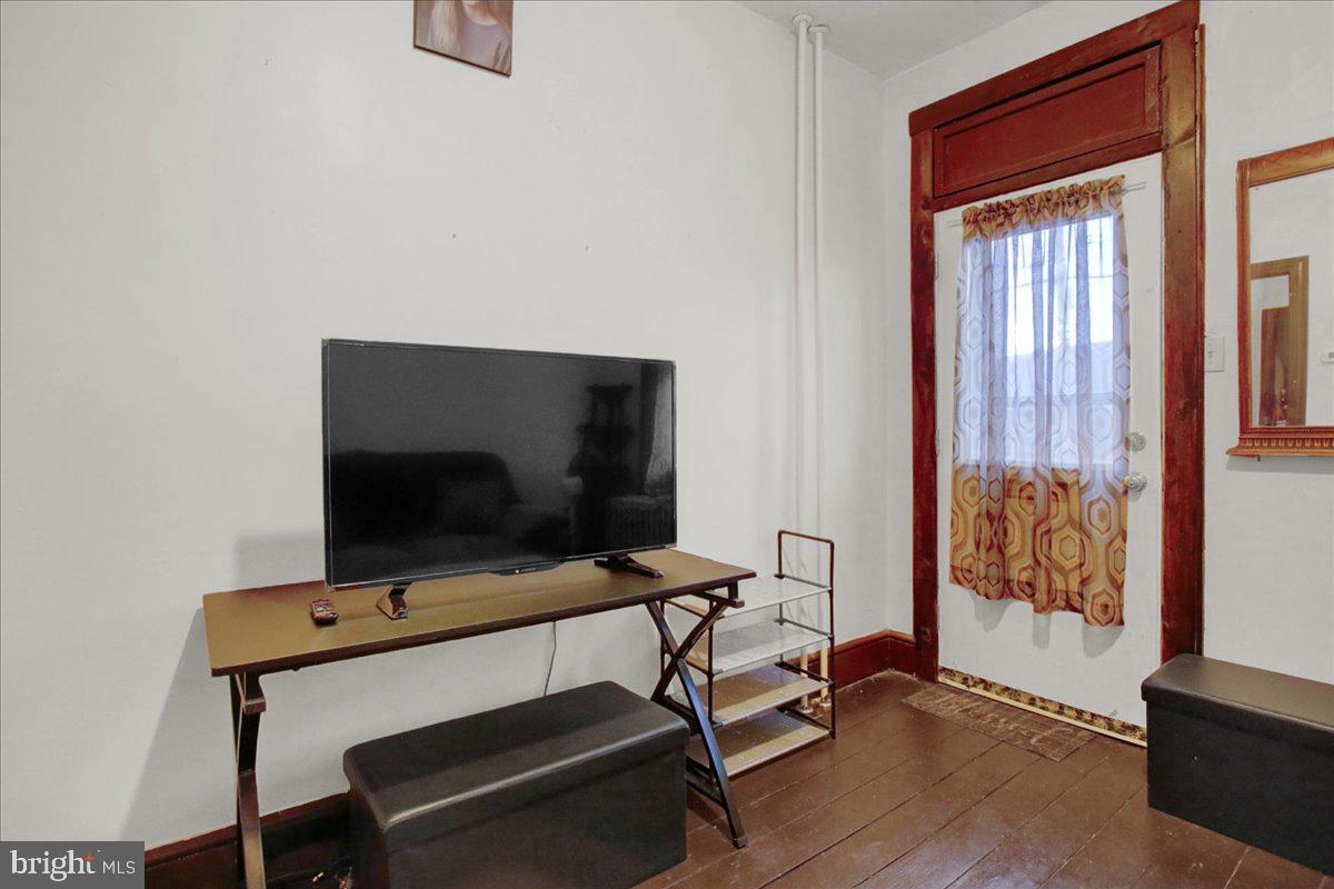 762 North 6th Street Reading, PA 19601 - Photo 6 of 25