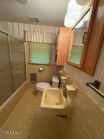 $330,000 | 18343 Westwood Drive, Abingdon, VA 24211