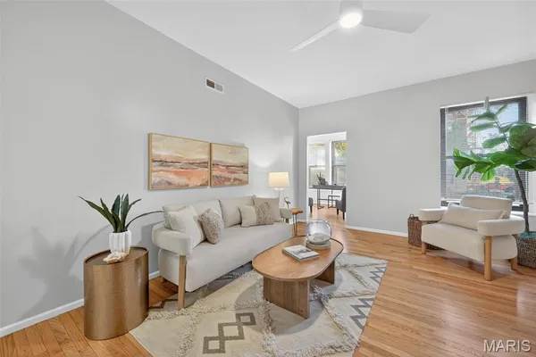 $190,000 | 5559 Pershing Avenue, Unit 1F, St. Louis, MO 63112