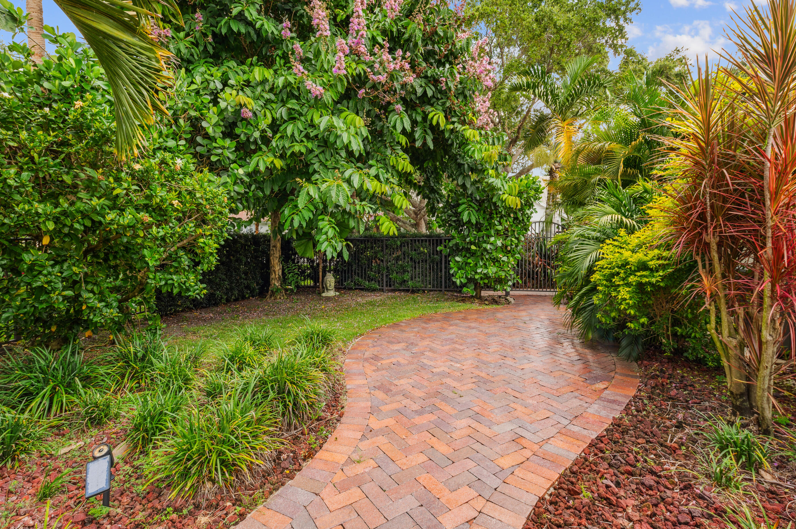 2870 Hampton Circle West Delray Beach, FL 33445 - Photo 22 of 31 21