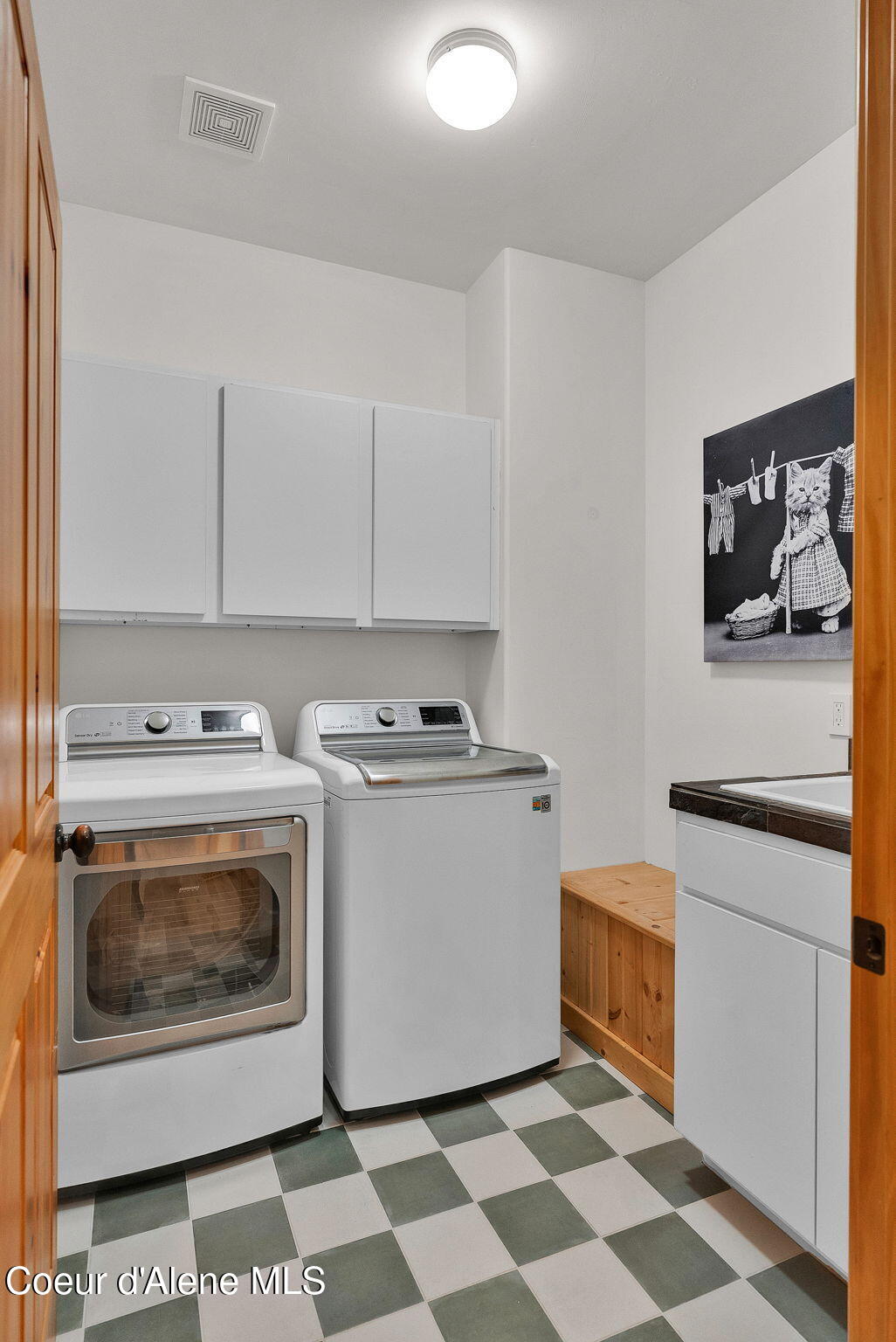 316 Brisboys Road Sagle, ID 83860 - Photo 29 of 77 Laundry Room