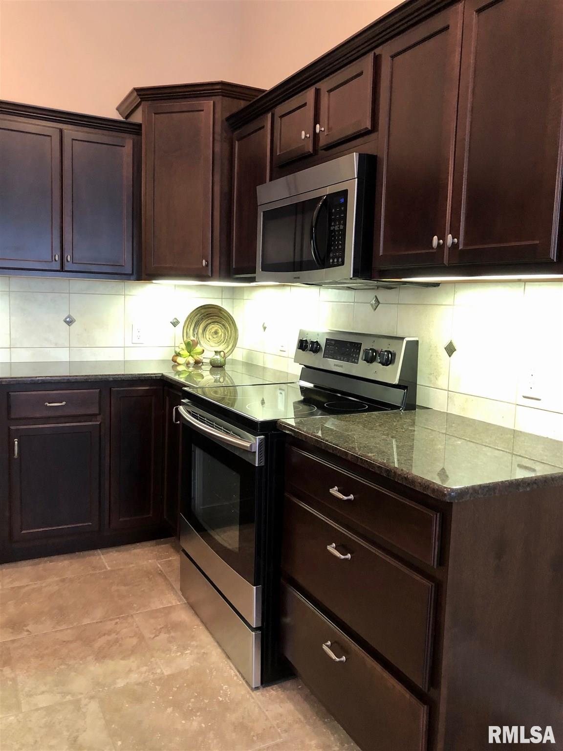 1125 Hawthorn Ridge Macomb, IL 61455 - Photo 14 of 30 Gallery Image 14