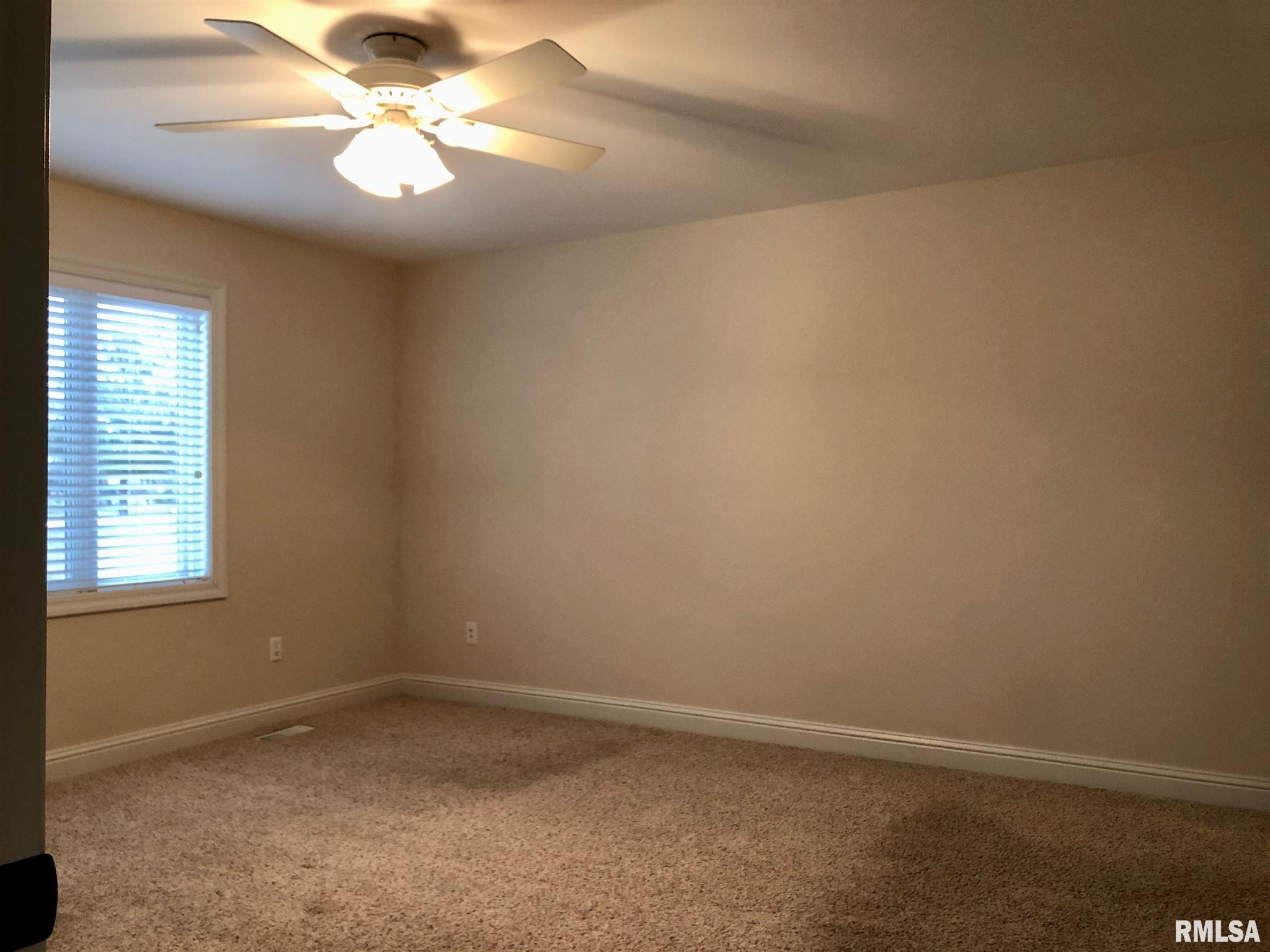 1125 Hawthorn Ridge Macomb, IL 61455 - Photo 18 of 30 Gallery Image 18