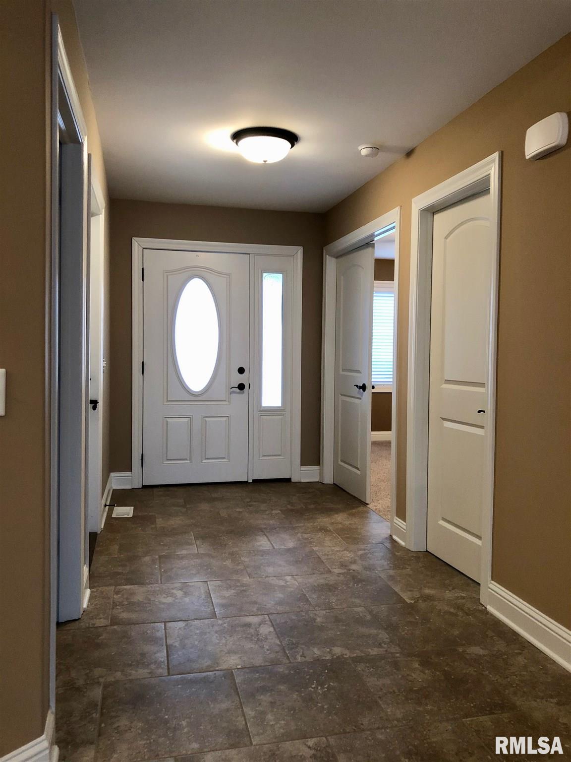 1125 Hawthorn Ridge Macomb, IL 61455 - Photo 2 of 30 Gallery Image 2