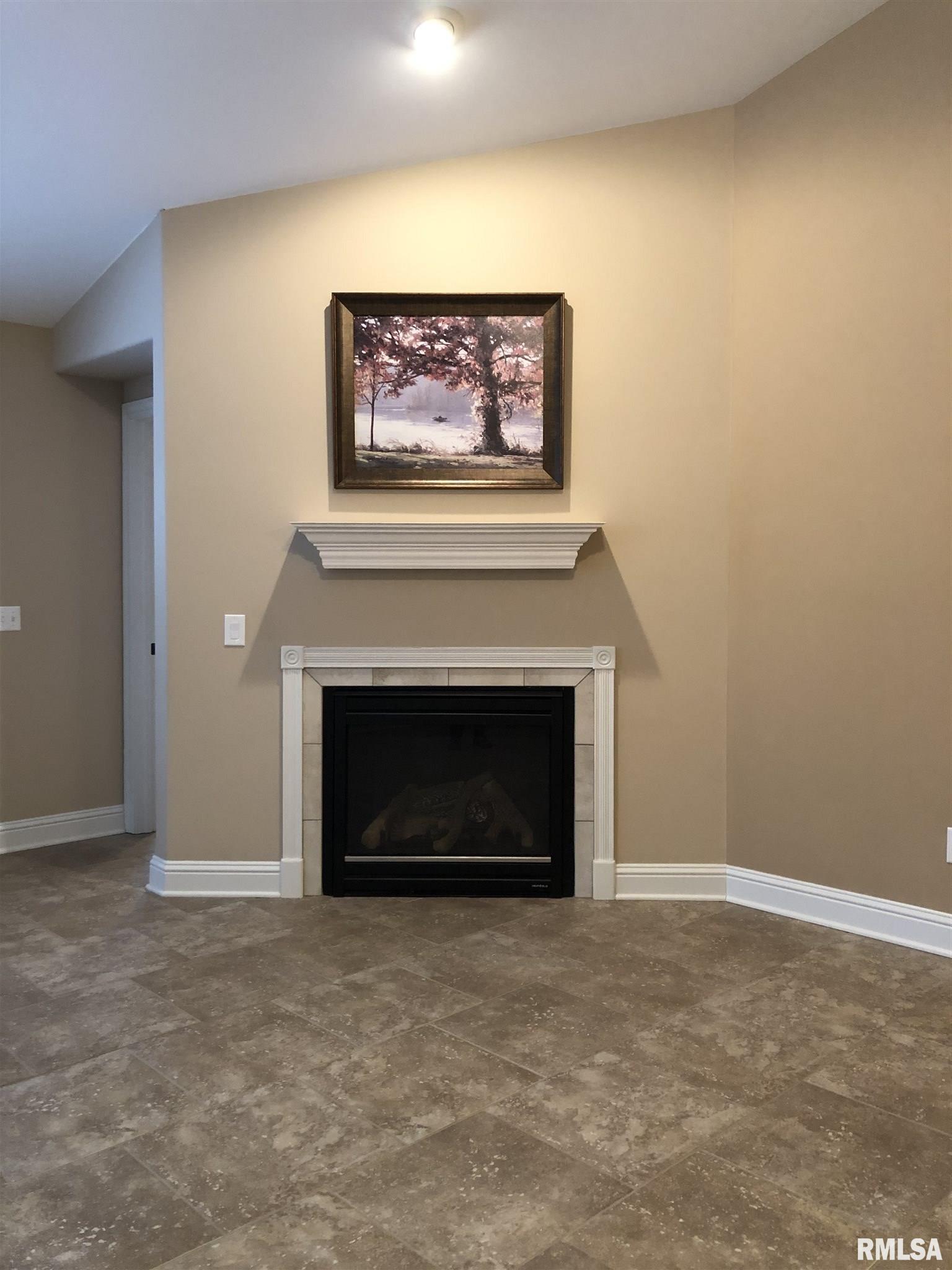 1125 Hawthorn Ridge Macomb, IL 61455 - Photo 8 of 30 Gallery Image 8