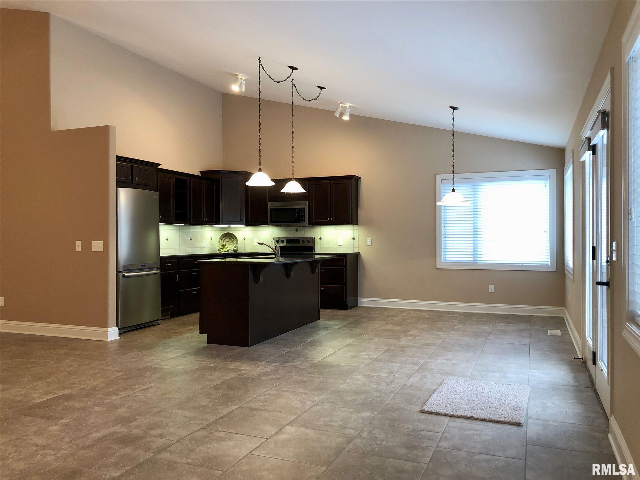 1125 Hawthorn Ridge Macomb, IL 61455 - Photo 9 of 30 Gallery Image 9