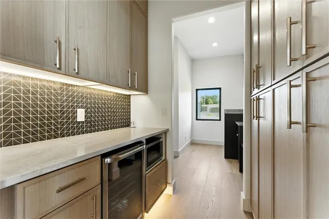 $1,150,000 | 2621 Northwest 84th Place, Kansas City, MO 64154