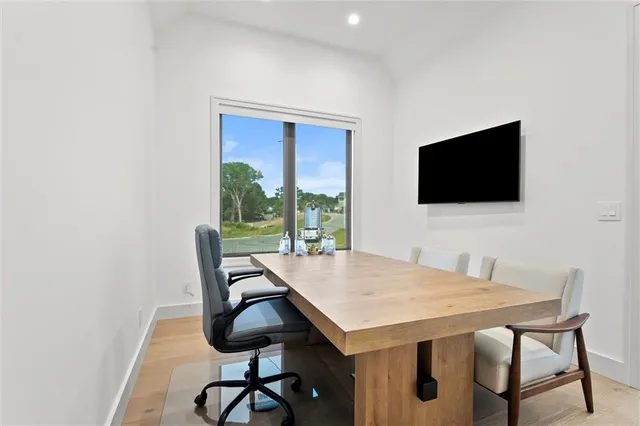 $1,150,000 | 2621 Northwest 84th Place, Kansas City, MO 64154