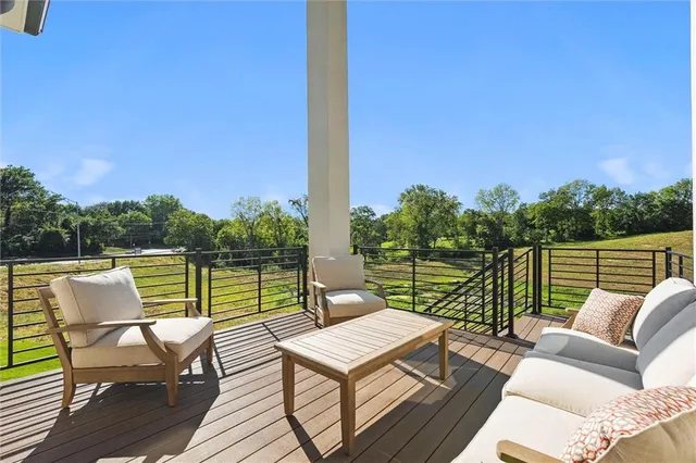 $1,150,000 | 2621 Northwest 84th Place, Kansas City, MO 64154