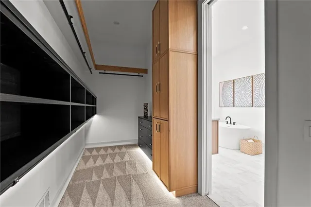 $1,150,000 | 2621 Northwest 84th Place, Kansas City, MO 64154