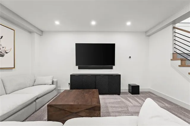 $1,150,000 | 2621 Northwest 84th Place, Kansas City, MO 64154