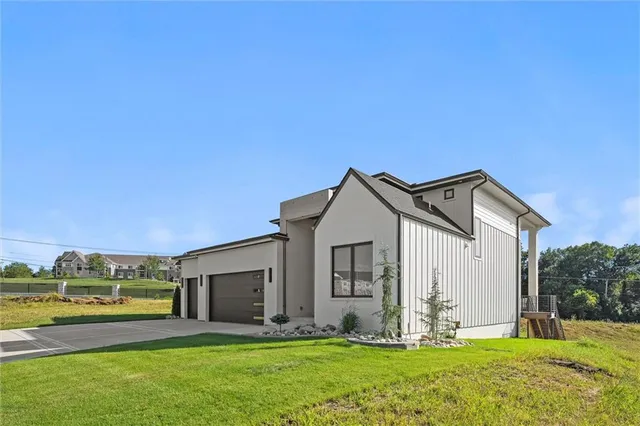 $1,150,000 | 2621 Northwest 84th Place, Kansas City, MO 64154