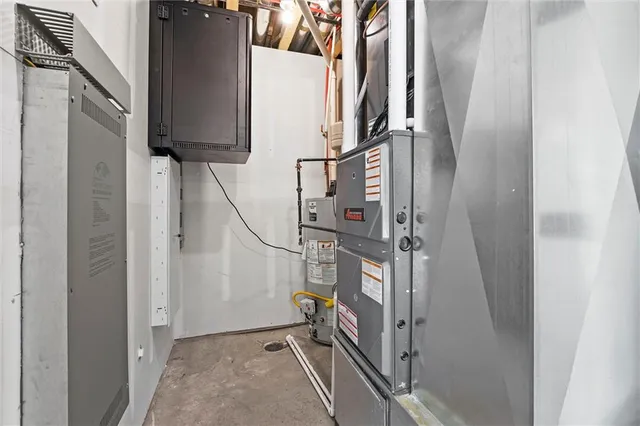 $1,150,000 | 2621 Northwest 84th Place, Kansas City, MO 64154