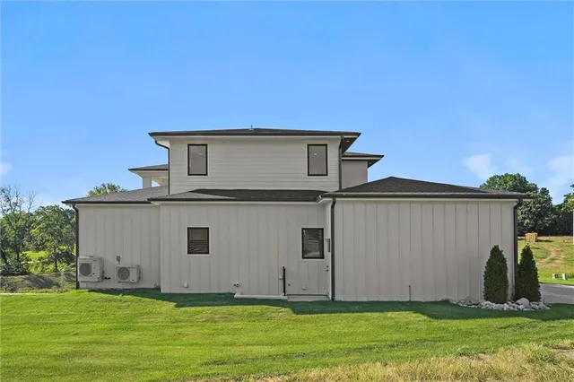 $1,150,000 | 2621 Northwest 84th Place, Kansas City, MO 64154