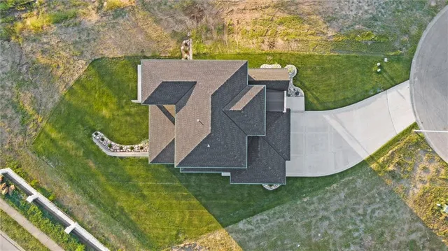 $1,150,000 | 2621 Northwest 84th Place, Kansas City, MO 64154