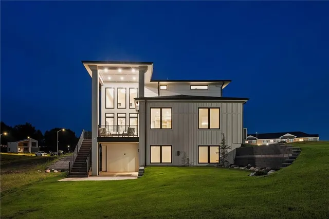 $1,150,000 | 2621 Northwest 84th Place, Kansas City, MO 64154