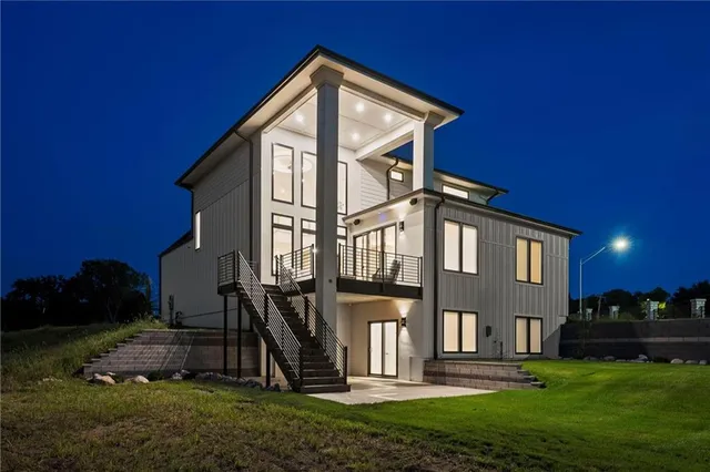 $1,150,000 | 2621 Northwest 84th Place, Kansas City, MO 64154