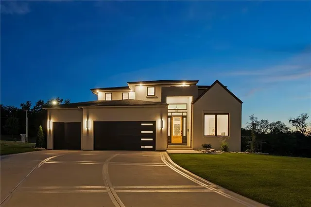 $1,150,000 | 2621 Northwest 84th Place, Kansas City, MO 64154