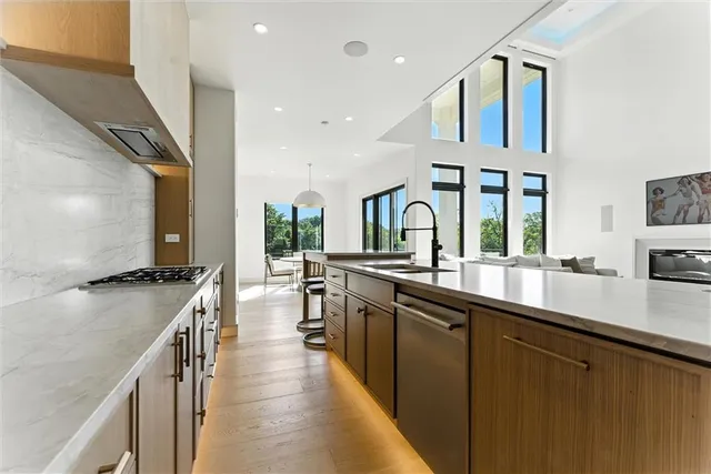 $1,150,000 | 2621 Northwest 84th Place, Kansas City, MO 64154