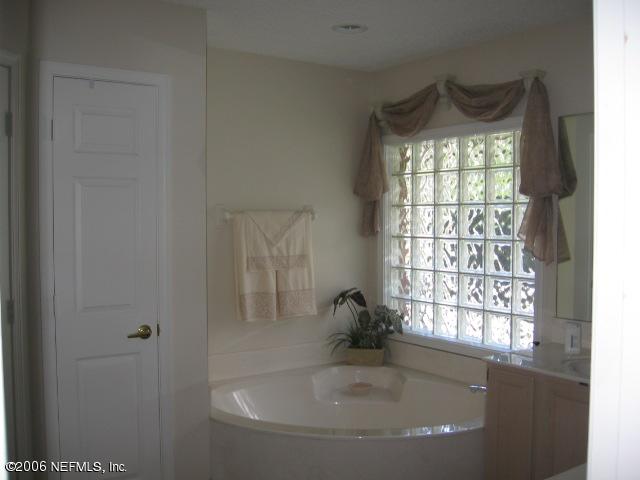 MASTER TUB
