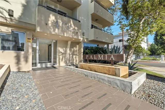 $549,999 | 4702 Fulton Avenue, Unit 202, Sherman Oaks, CA 91423
