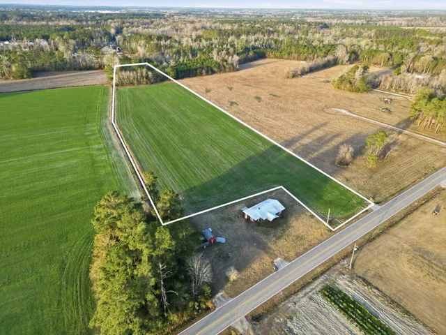 $220,500 | 2 Fries Bay Road, Loris, SC 29569