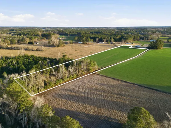 $220,500 | 2 Fries Bay Road, Loris, SC 29569