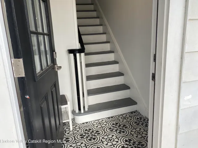 $2,200 | 520 Delaware Avenue, Unit 2, Kingston, NY 12401