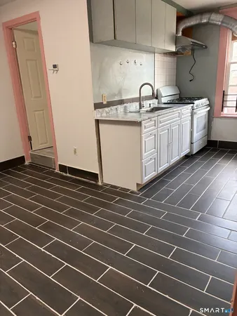 $1,200 | 440 Main Street, Unit B, Winchester, CT 06098