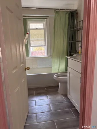 $1,200 | 440 Main Street, Unit B, Winchester, CT 06098