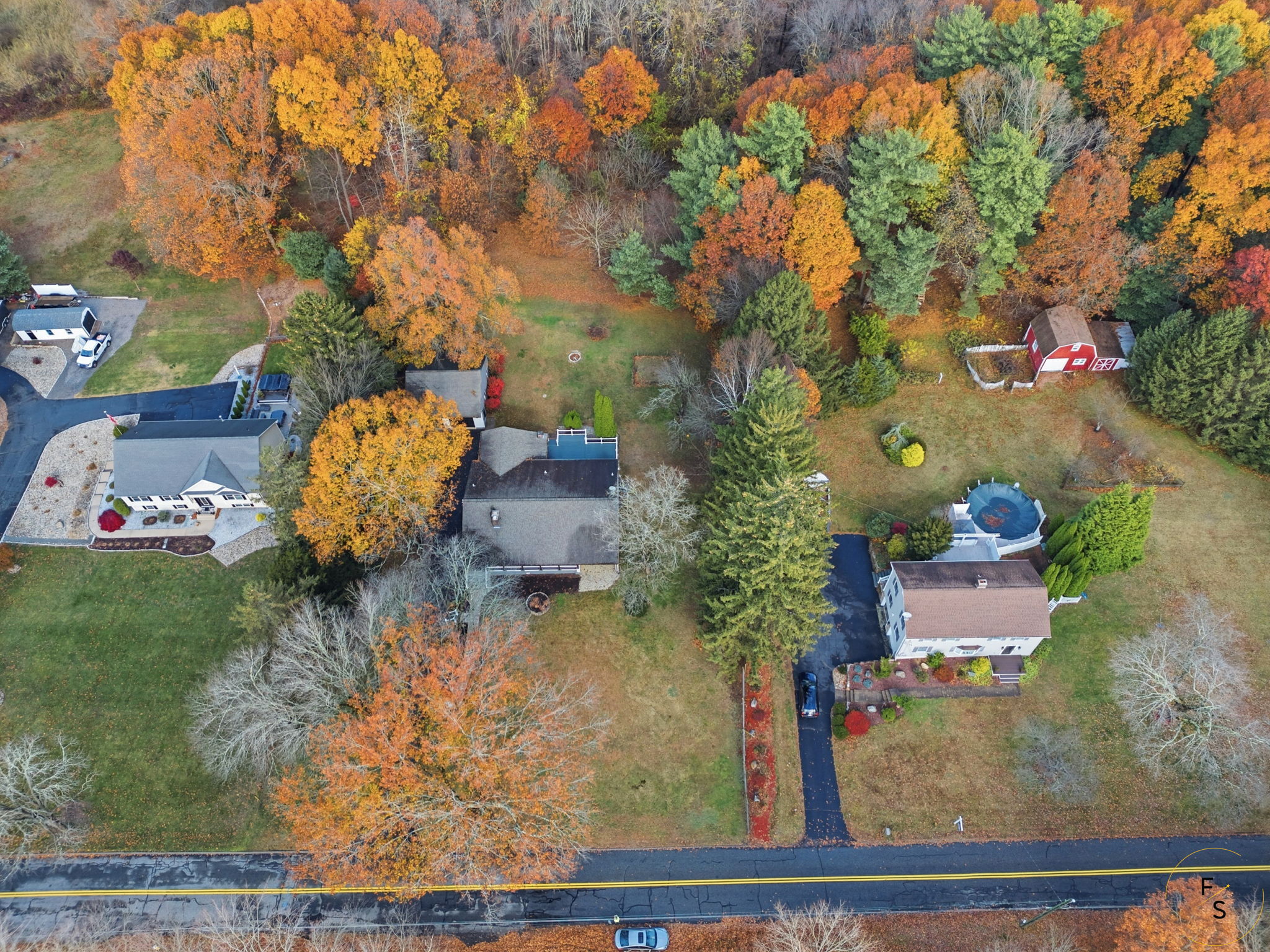 260 Smith Street South Windsor, CT 06074 - Photo 4 of 40