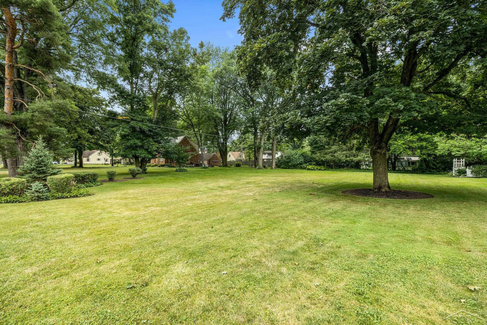 1535 Hemmeter Road Saginaw, MI 48638 - Photo 34 of 46 50083986-33.JPG