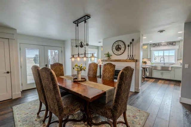 $899,900 | 898 60th Avenue, Beaver Creek, MN 56116