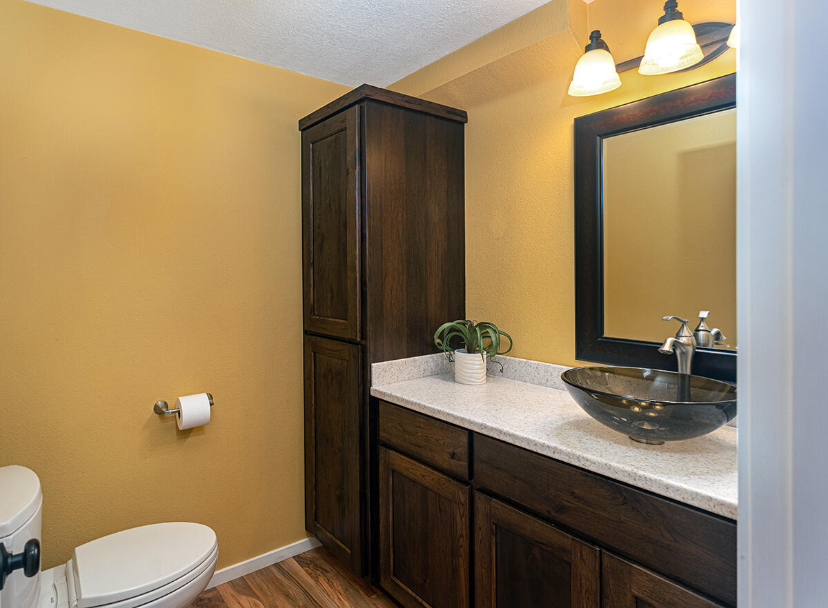 1050 Northeast Butler Market Road, Unit 29 Bend, OR 97701 - Photo 7 of 15 Guest bath