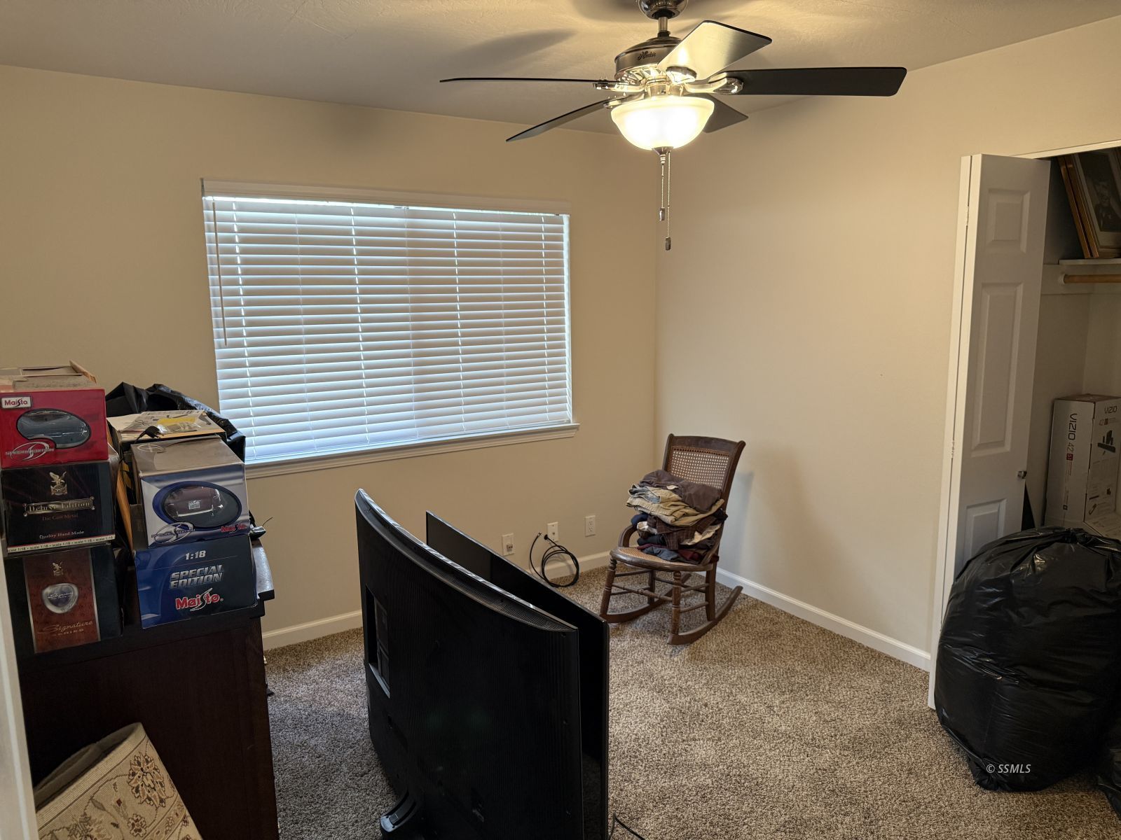 912 Randall Street Ridgecrest, CA 93555 - Photo 18 of 29