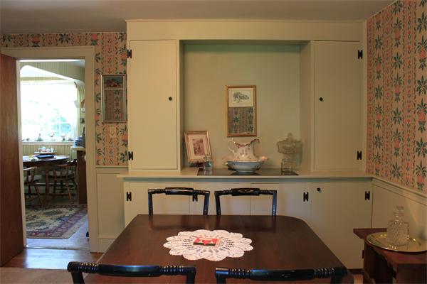 253 Lincoln Road Lincoln, MA 01773 - Photo 11 of 14 a room with table and chairs