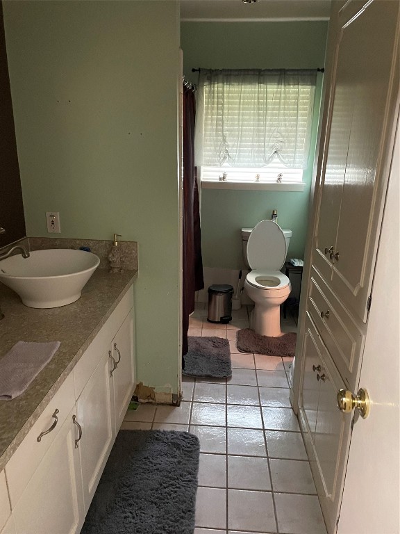 15202 Henry Road Houston, TX 77060 - Photo 23 of 25 bathroom