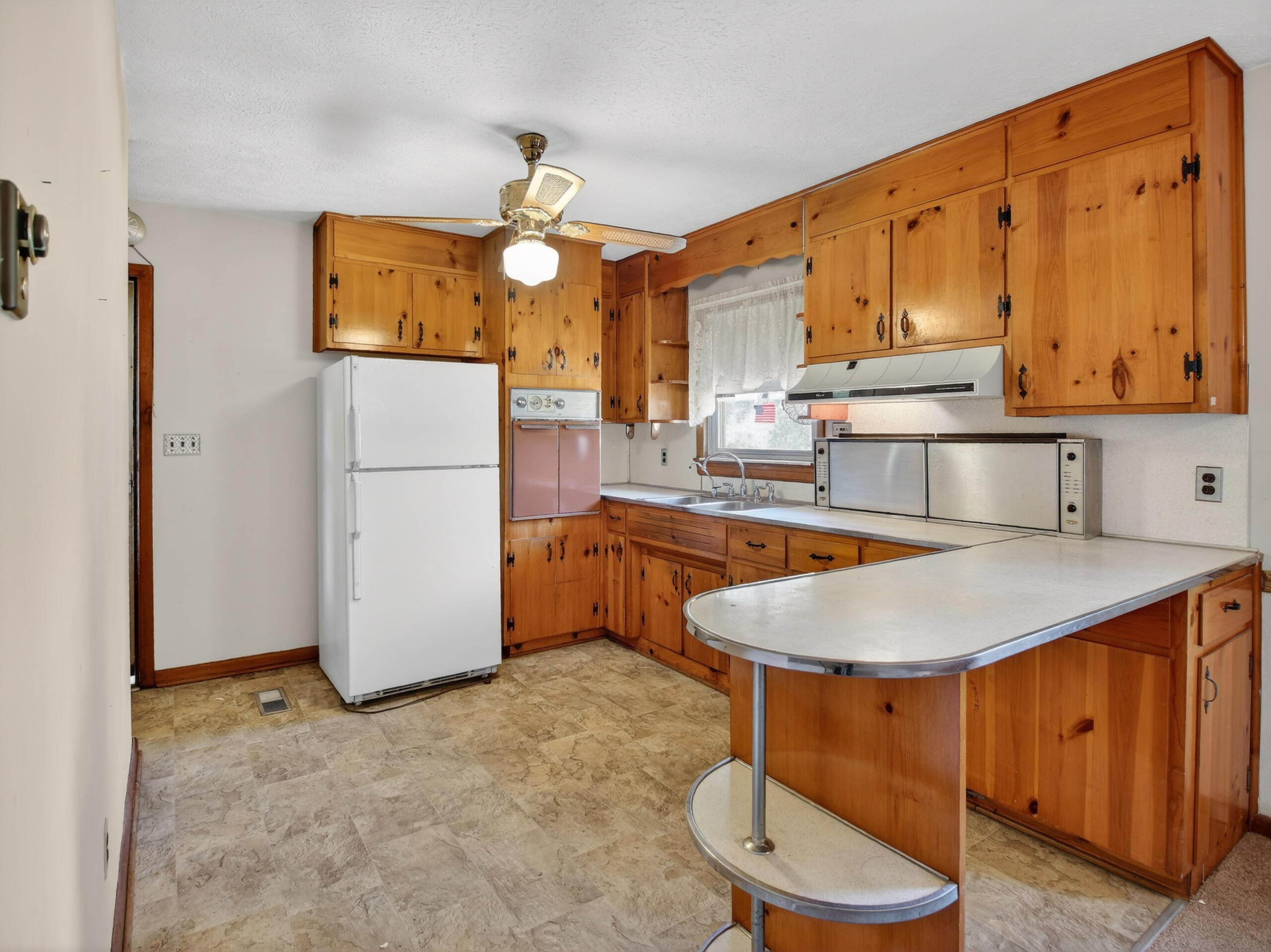 3191 Wards Road Altavista, VA 24517 - Photo 6 of 45 IMG_6254
