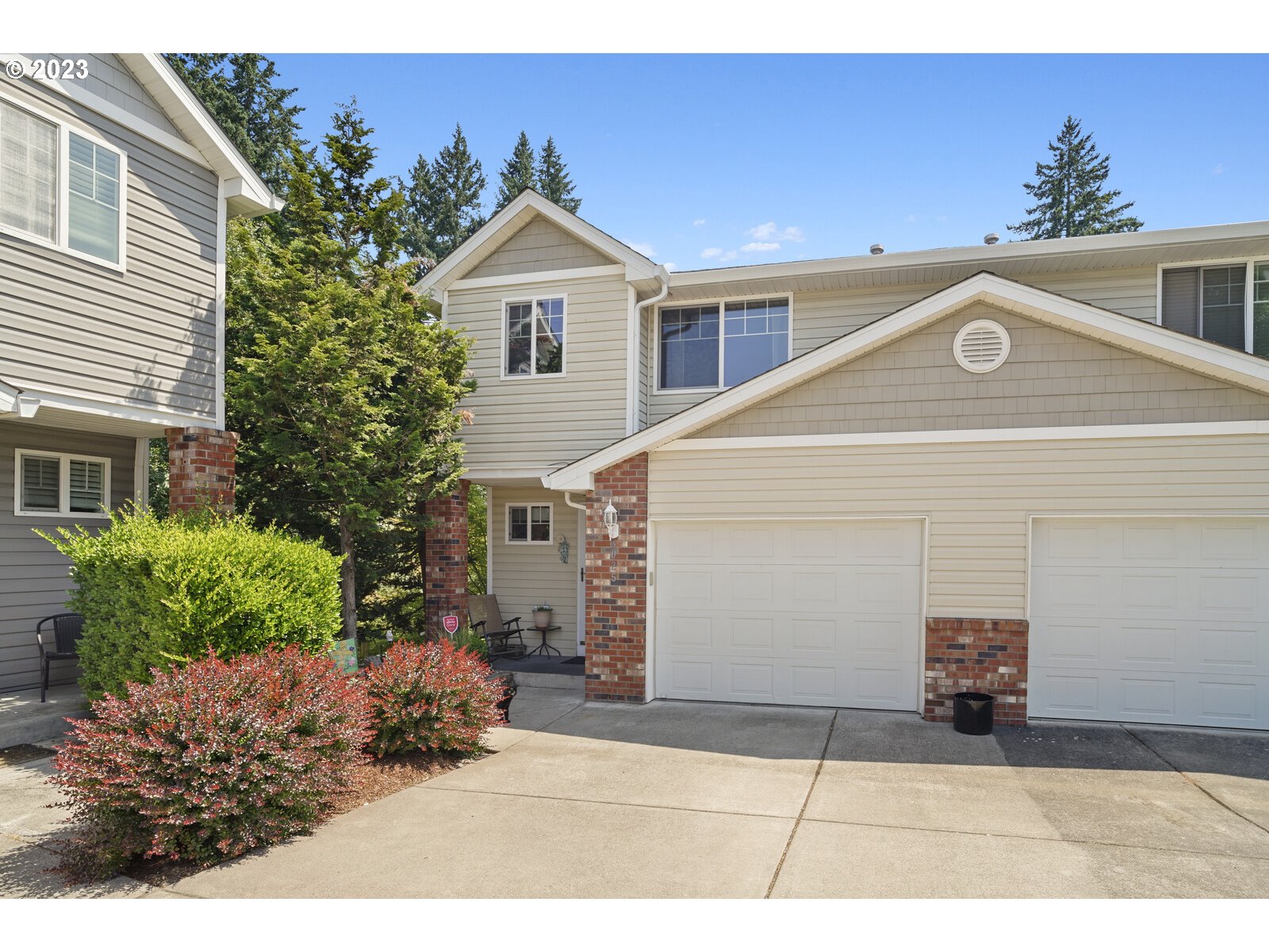 8025 Northeast 38th Avenue Vancouver, WA 98665 - Photo 1 of 32 a view of a house with a yard
