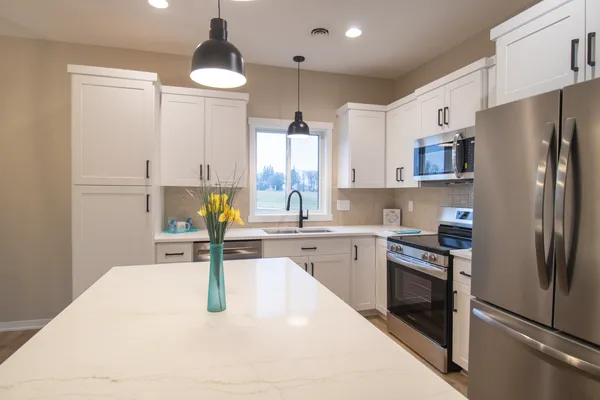 $428,000 | 870 Bucknell Lane Southeast, Stewartville, MN 55976