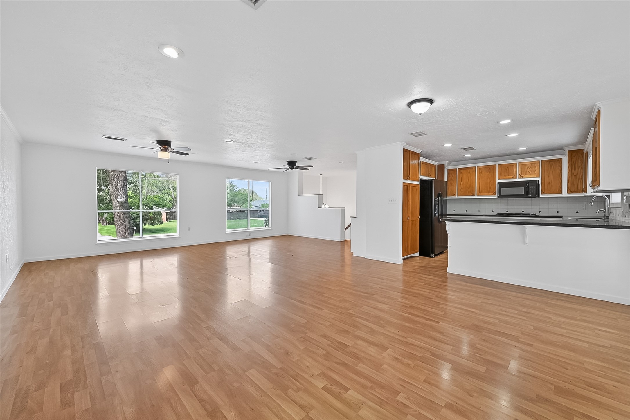 16219 Amcreek Road Houston, TX 77068 - Photo 8 of 34 Living Room
