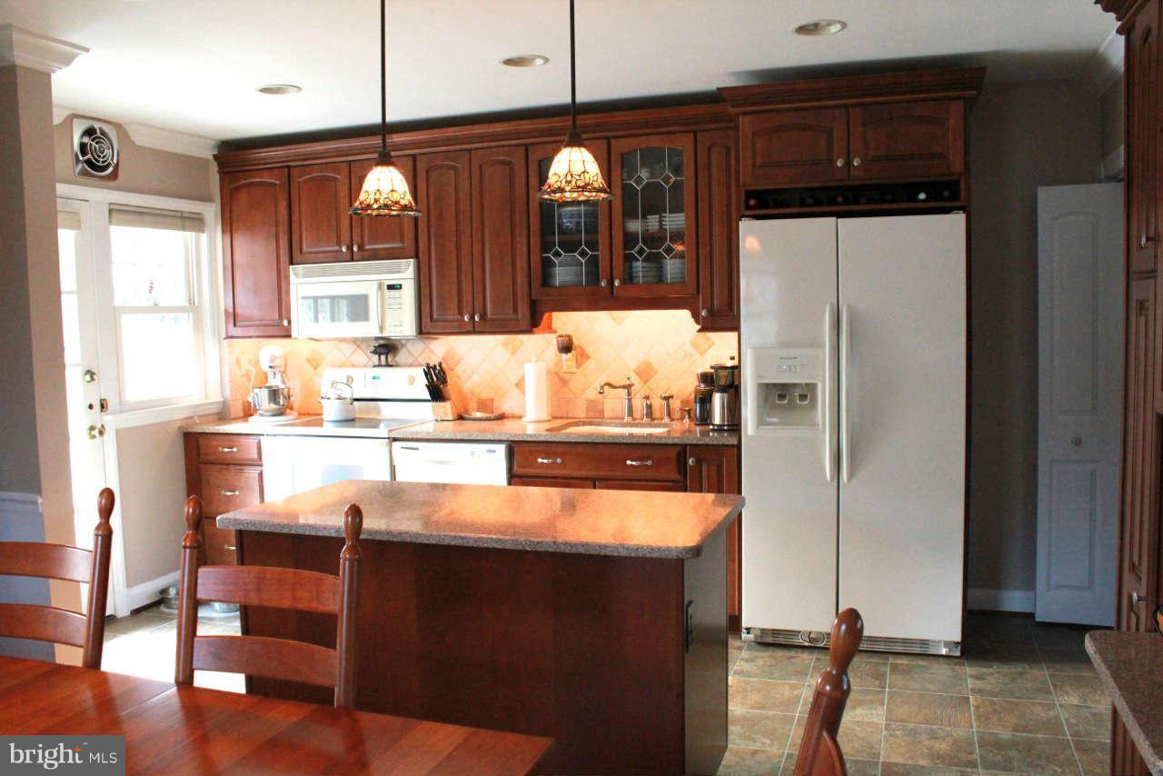 183 Dumbarton Road Baltimore, MD 21212 - Photo 3 of 10 Kitchen