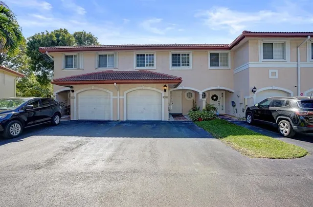 $395,000 | 8964 Northwest 38th Drive, Unit 8964, Coral Springs, FL 33065