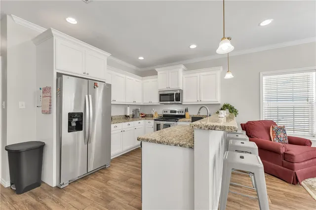 $4,250 | 117 Sterling Street, College Station, TX 77840