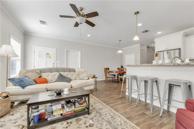 $4,250 | 117 Sterling Street, College Station, TX 77840