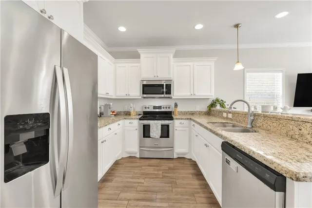 $4,250 | 117 Sterling Street, College Station, TX 77840