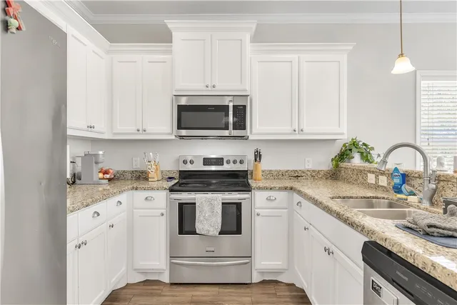 $4,250 | 117 Sterling Street, College Station, TX 77840