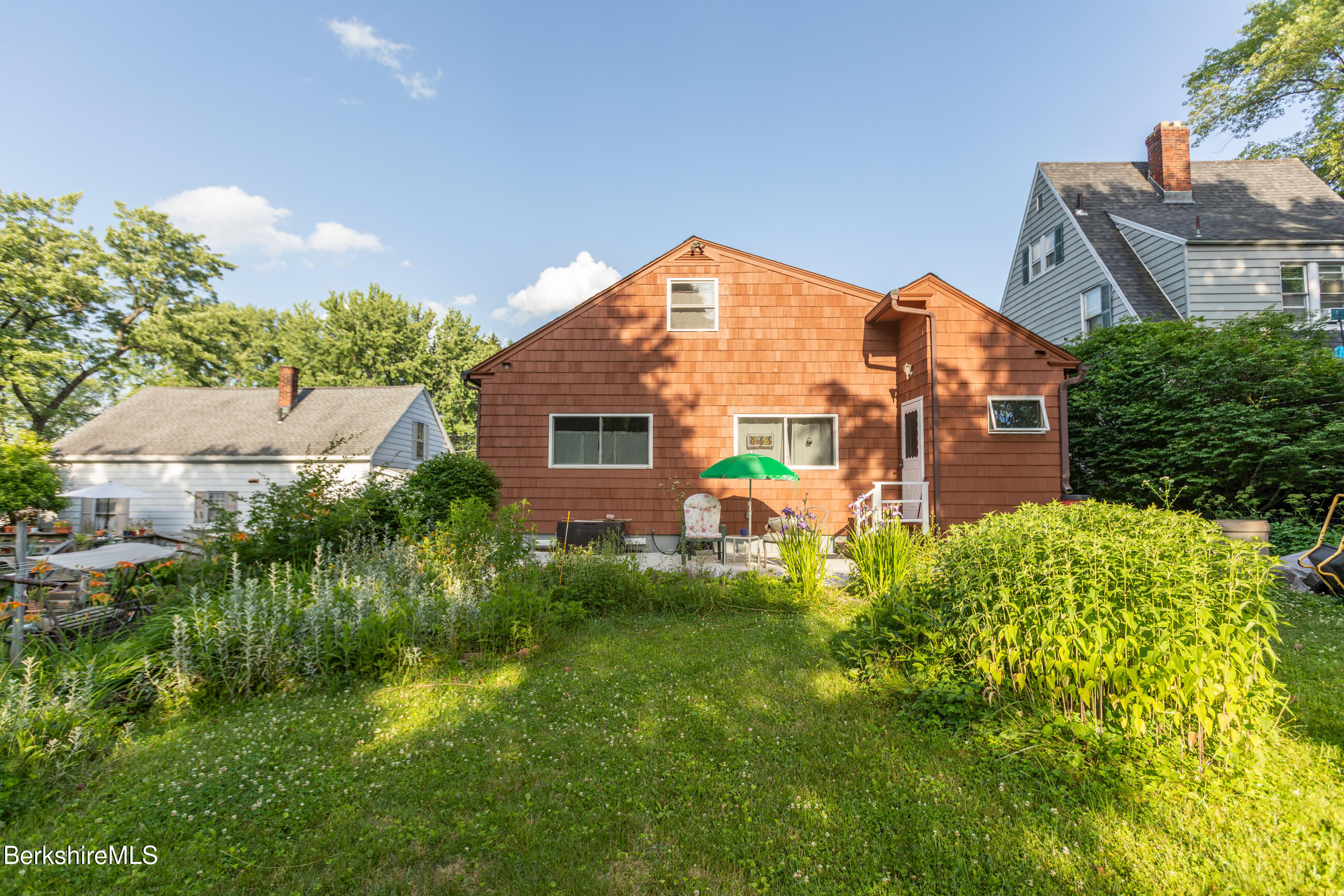 28 Adelaide Avenue Pittsfield, MA 01201 - Photo 24 of 31 image-33