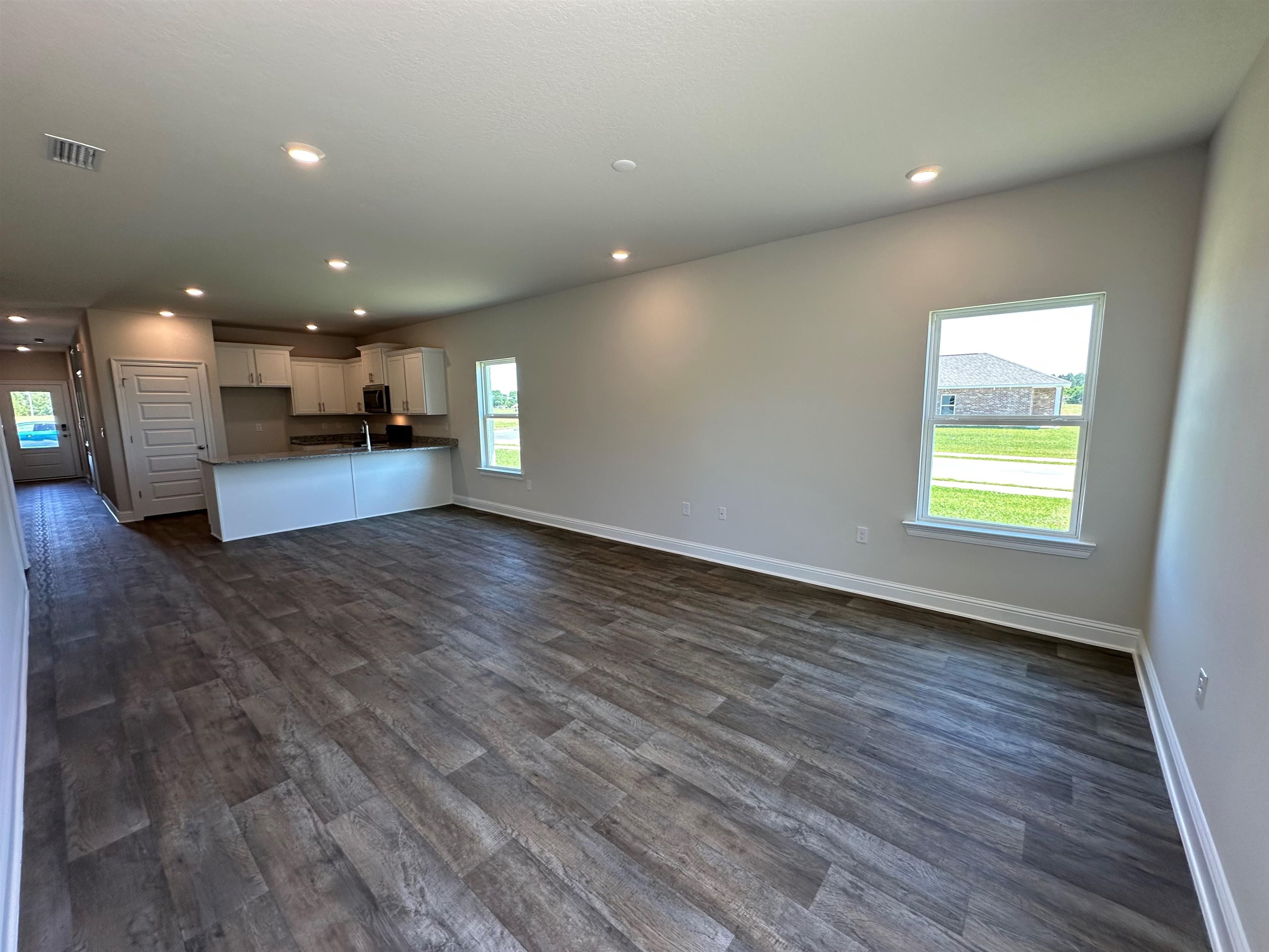 7701 Courant Circle Foley, AL 36535 - Photo 11 of 53 Living Room